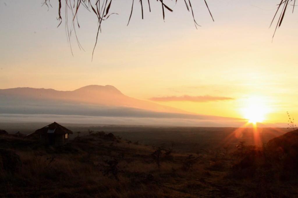 Osiligilai Maasai Lodge Sanya Juu Bagian luar foto